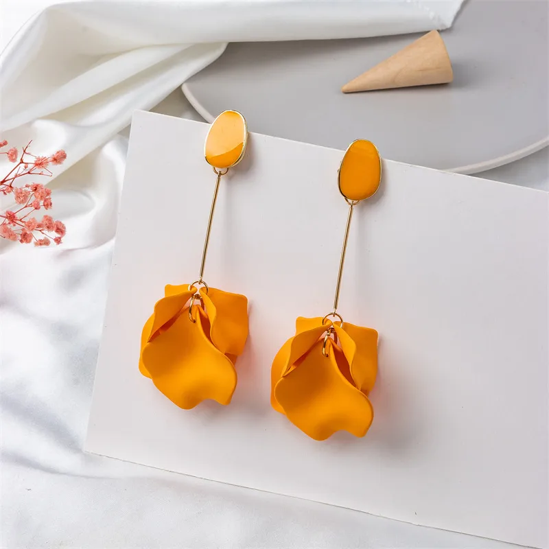 Retro European And American Style Red Petal Leaf Earrings display picture 7