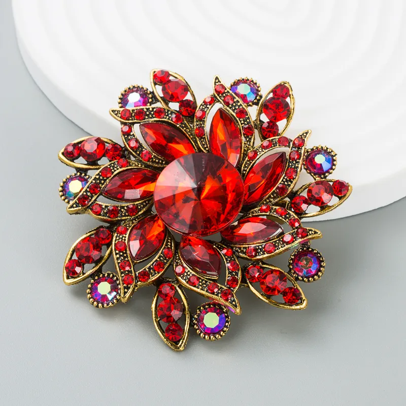 Alloy Diamond Super Flash Super Fairy Full Diamond Flower Brooch Female Wholesale display picture 4