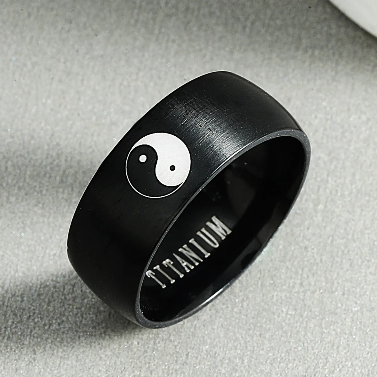 316 Titanium Steel Ring Men's Tai Chi Yin And Yang Ring display picture 1