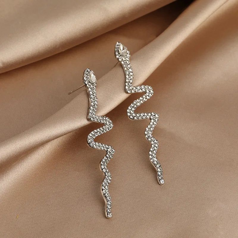 1 Pair Elegant Retro Snake Inlay Alloy Rhinestones Ear Studs display picture 3