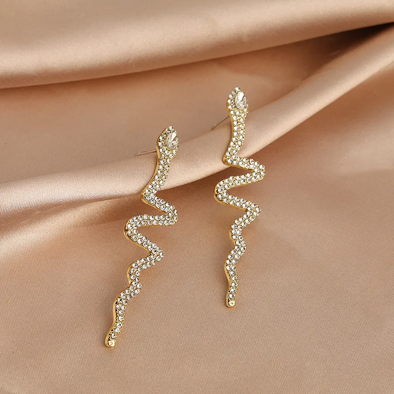 1 Pair Elegant Retro Snake Inlay Alloy Rhinestones Ear Studs display picture 2