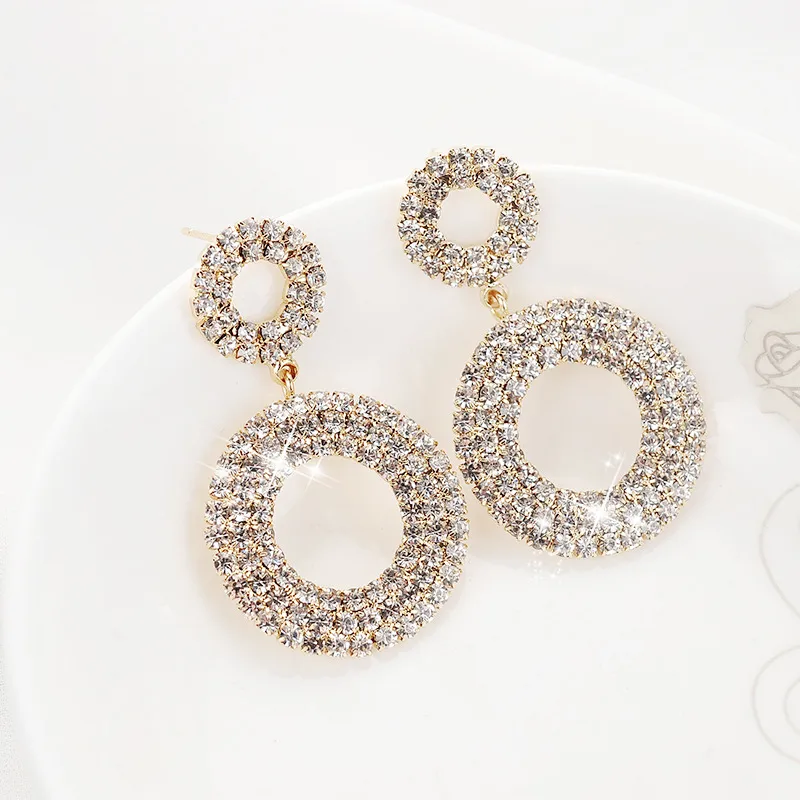 Geometric Temperament Claw Chain Rhinestone Hoop Earrings display picture 7
