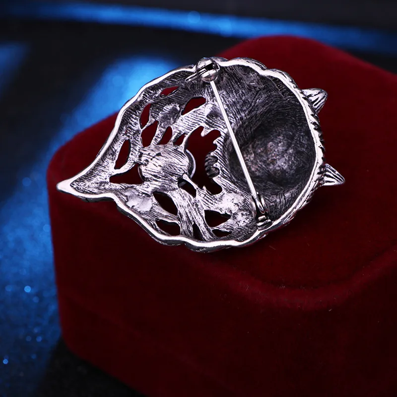 Vintage Style Wolf Alloy Zinc Inlaid Crystal Artificial Crystal Men'S Brooches display picture 5