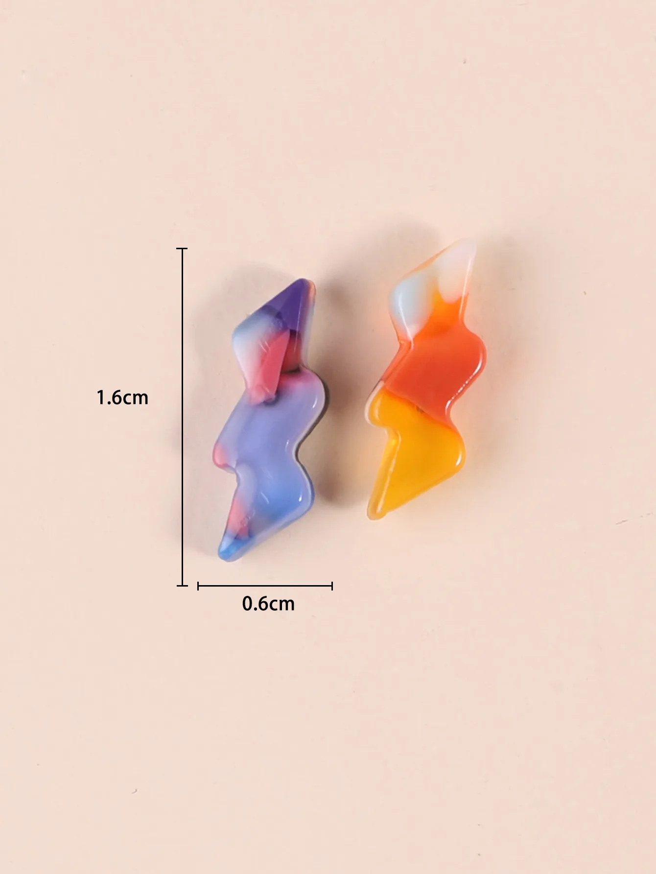 Simple Style Heart Shape Lightning Arylic Heart Arylic Ear Studs 1 Pair display picture 1