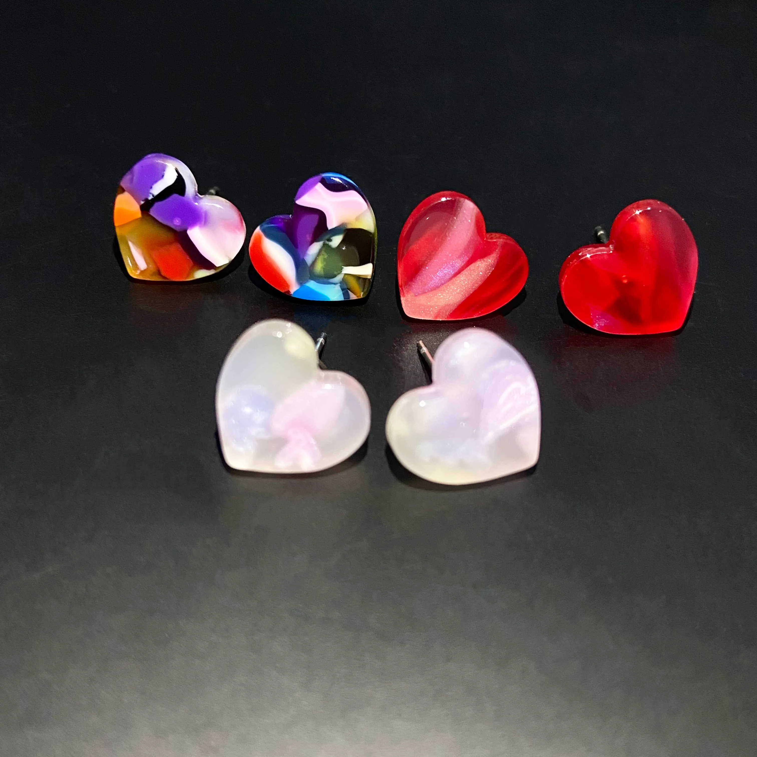 Simple Style Heart Shape Lightning Arylic Heart Arylic Ear Studs 1 Pair display picture 5