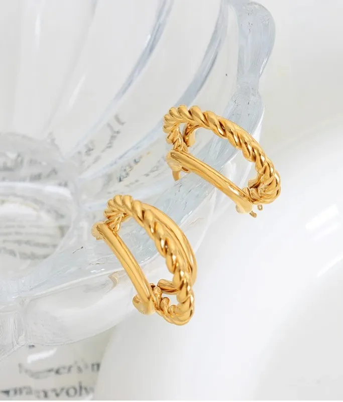 1 Pair Simple Style Classic Style Solid Color Plating 304 Stainless Steel Titanium Steel 18K Gold Plated Ear Studs display picture 3