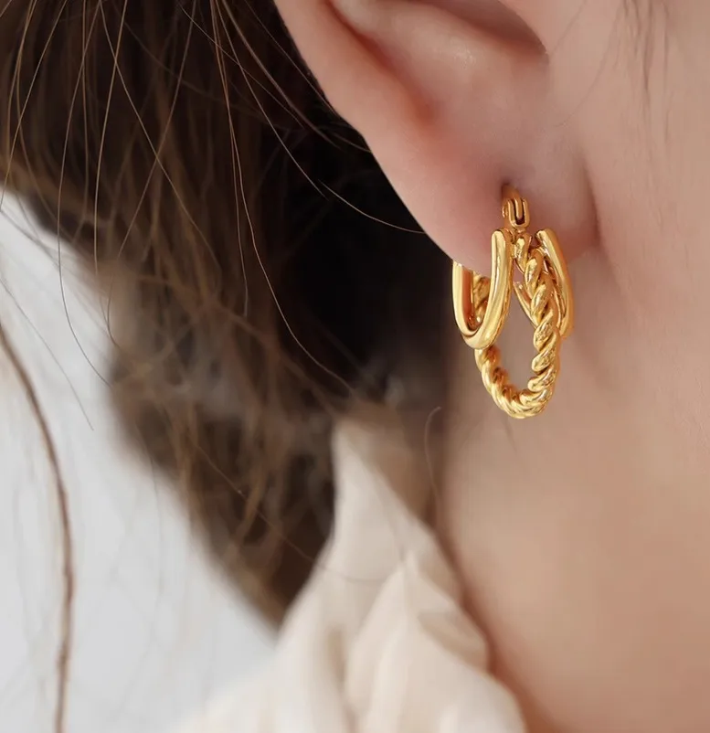 1 Pair Simple Style Classic Style Solid Color Plating 304 Stainless Steel Titanium Steel 18K Gold Plated Ear Studs display picture 4