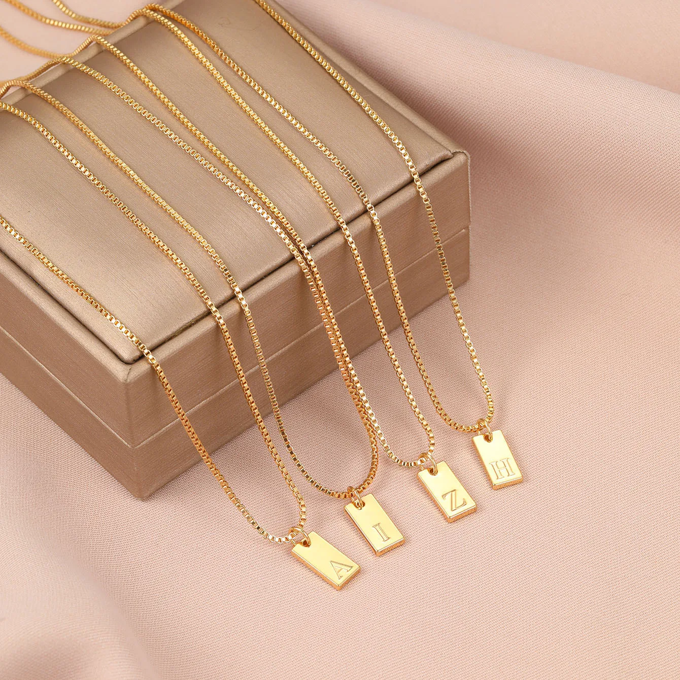 Ig Style Simple Style Letter Alloy Plating Women's Pendant Necklace display picture 3