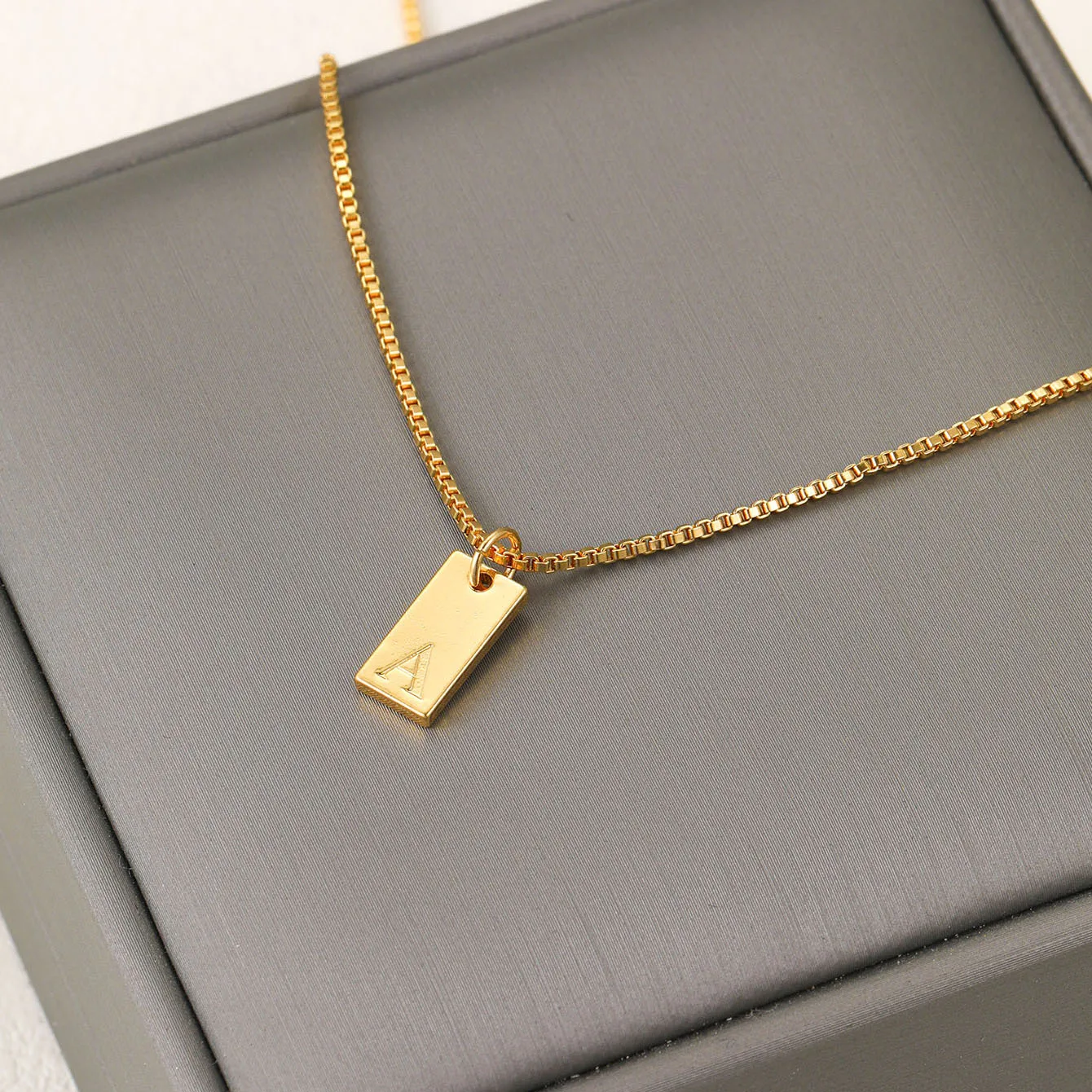 Ig Style Simple Style Letter Alloy Plating Women's Pendant Necklace display picture 5