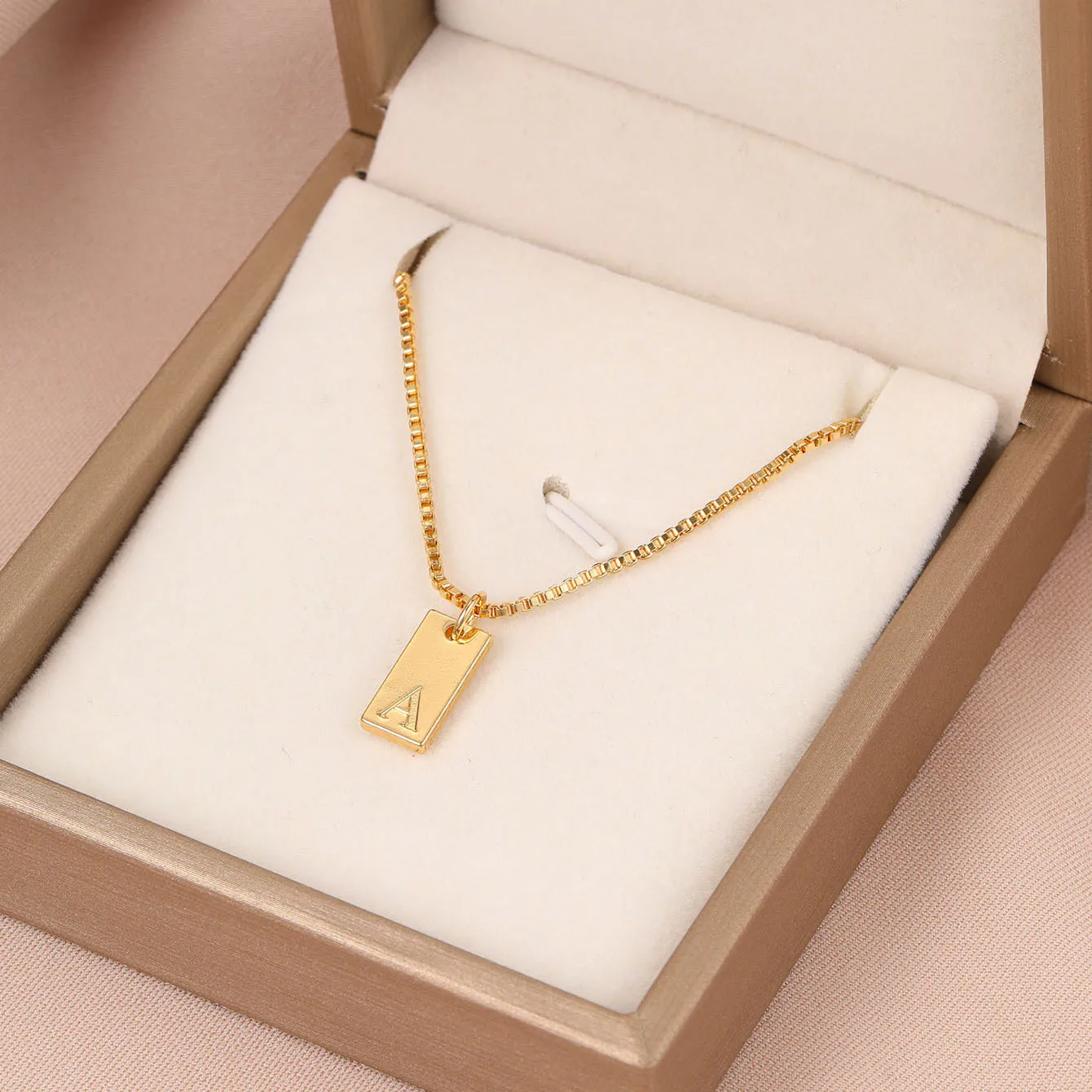 Ig Style Simple Style Letter Alloy Plating Women's Pendant Necklace display picture 8