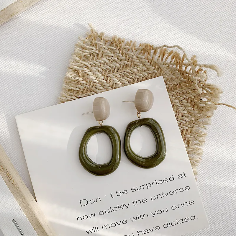 1 Pair Retro Streetwear Geometric Resin Drop Earrings display picture 2