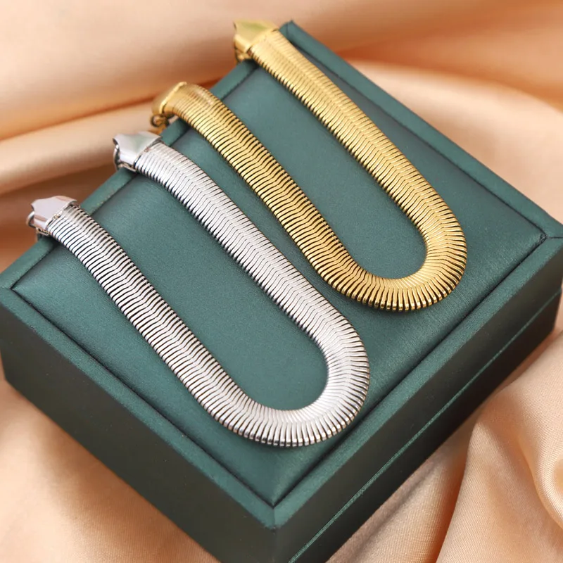 Hip-hop Retro Solid Color Stainless Steel Bracelets display picture 4
