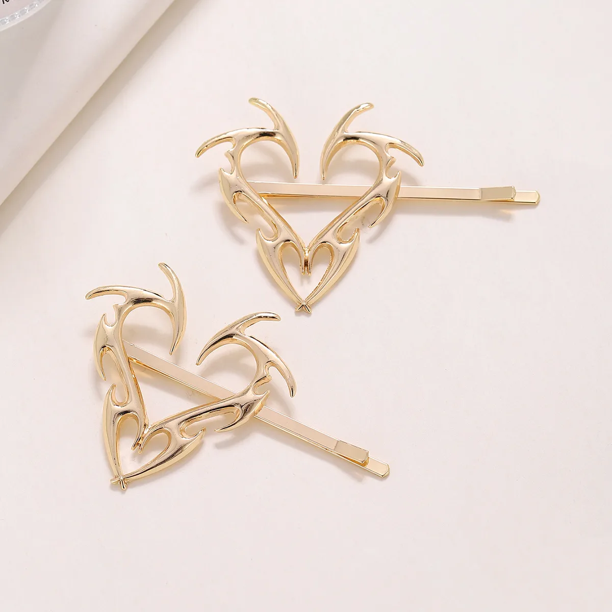 Sweet Heart Shape Alloy Plating Hair Clip display picture 3