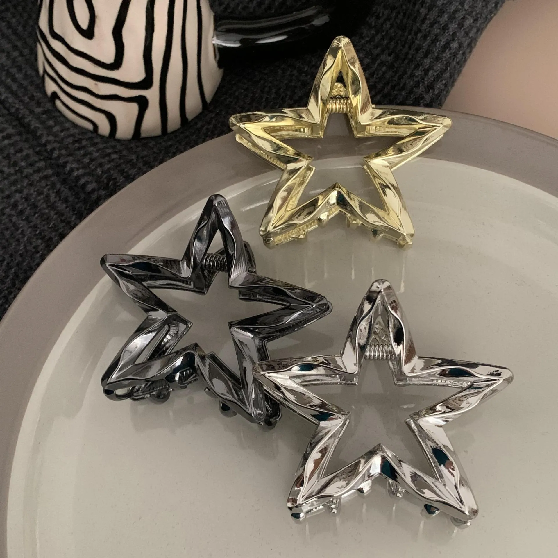 Women's Vintage Style Pentagram Alloy Plating Hair Claws display picture 1