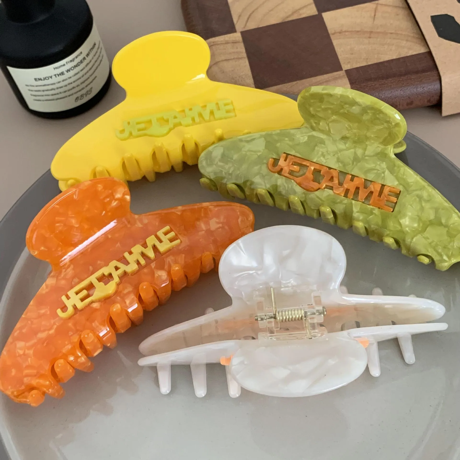 Women's Vintage Style Letter Color Block Acetic Acid Sheets Hair Claws display picture 4