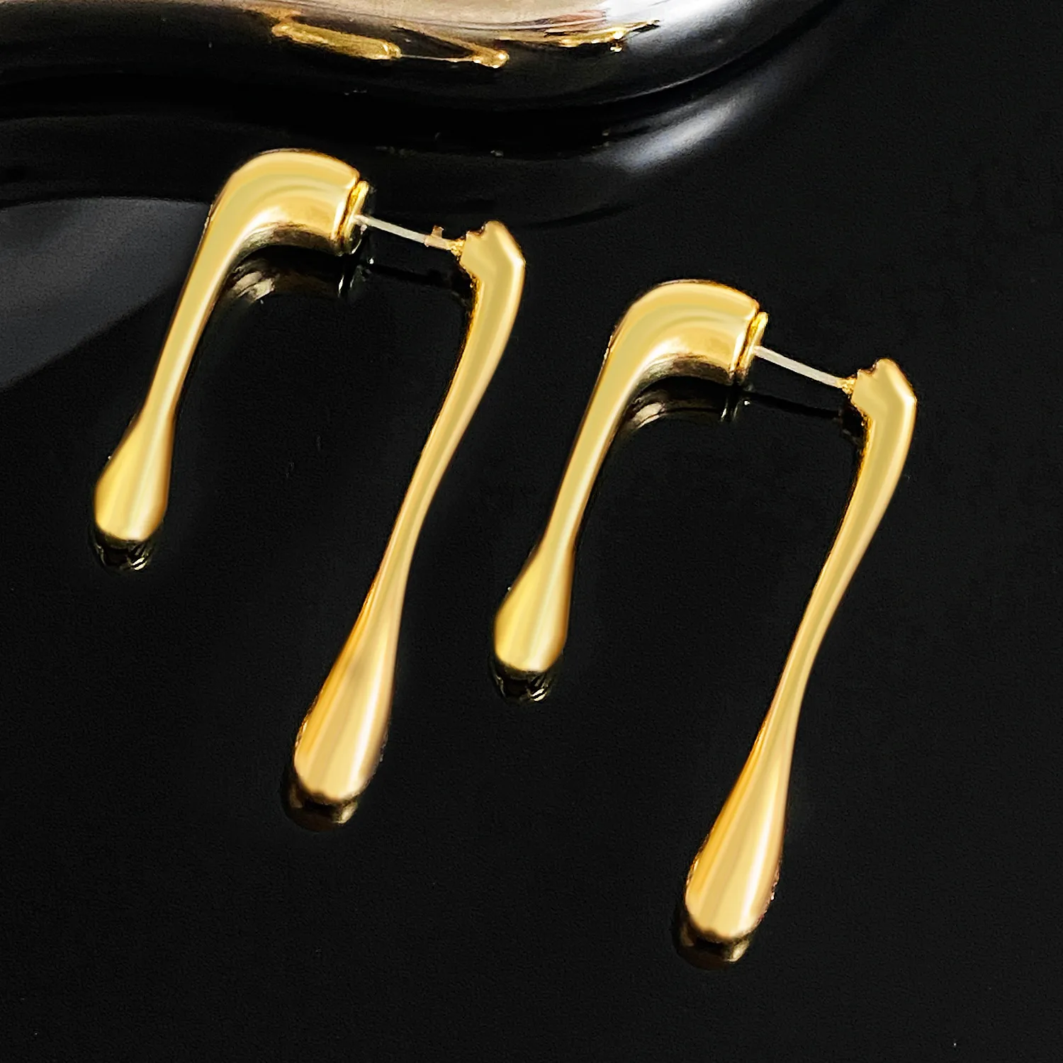 1 Pair Vintage Style Geometric Solid Color Plating Alloy Drop Earrings display picture 5