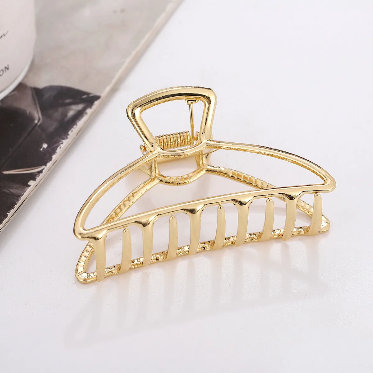 Women's Vintage Style Butterfly Metal Plating Hair Claws display picture 5
