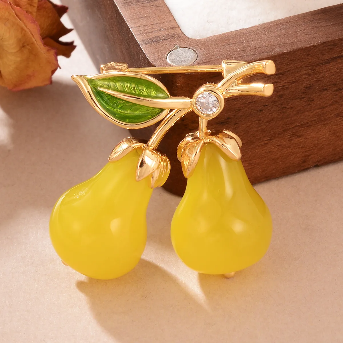 Simple Style Classic Style Fruit Copper Inlay Resin Zircon Women's Brooches display picture 6