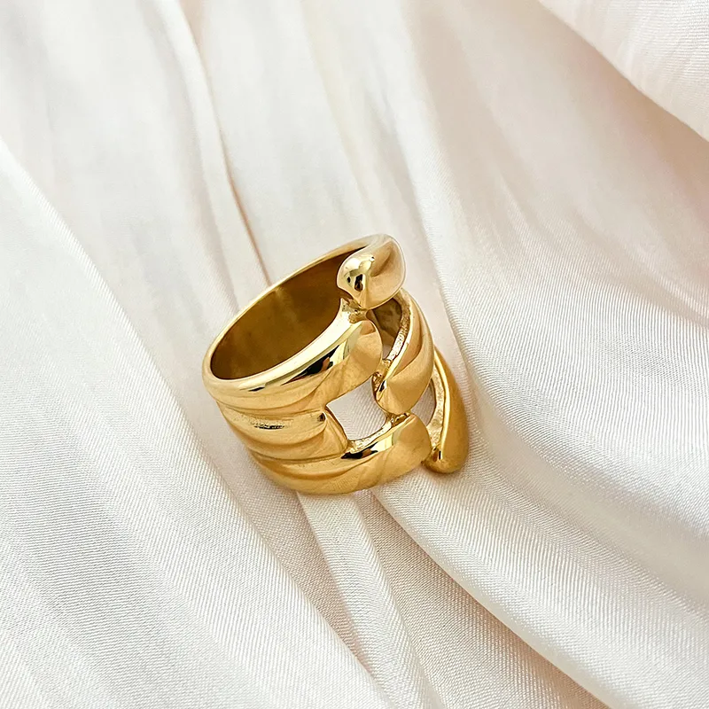 304 Stainless Steel 14K Gold Plated Casual Simple Style Commute Plating Hollow Out Solid Color Rings display picture 2