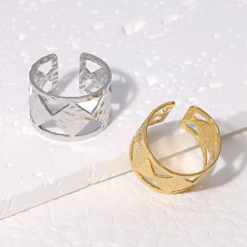 304 Stainless Steel 18K Gold Plated Lady Plating Round Open Rings display picture 3