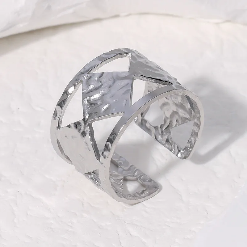 304 Stainless Steel 18K Gold Plated Lady Plating Round Open Rings display picture 5