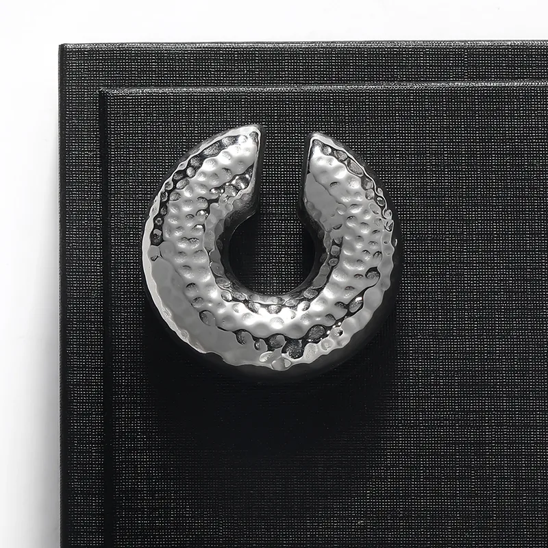 1 Piece Retro Punk Simple Style Solid Color Polishing 304 Stainless Steel Non-Electroplating Ear Cuffs display picture 5