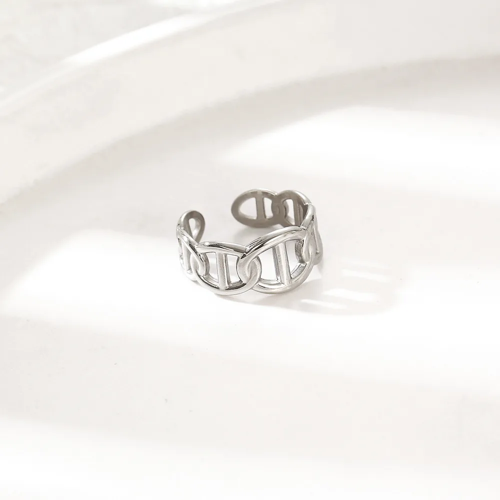304 Stainless Steel 18K Gold Plated Simple Style Commute Plating Geometric Rings display picture 4