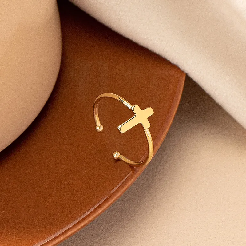 Retro Simple Style Cross Lightning Alloy Plating Gold Plated Women's Rings display picture 2