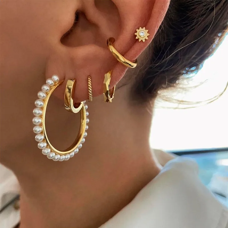 1 Pair Ig Style French Style Modern Style Round Plating Inlay Copper Pearl Zircon 18k Gold Plated Ear Cuffs Earrings Ear Studs display picture 20