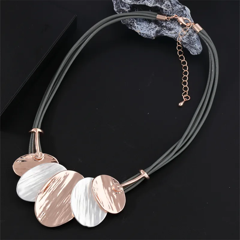 Elegant Exaggerated Geometric 304 Stainless Steel Zinc Alloy Plating K Gold Plated Rhodium Plated Women's Necklace display picture 7