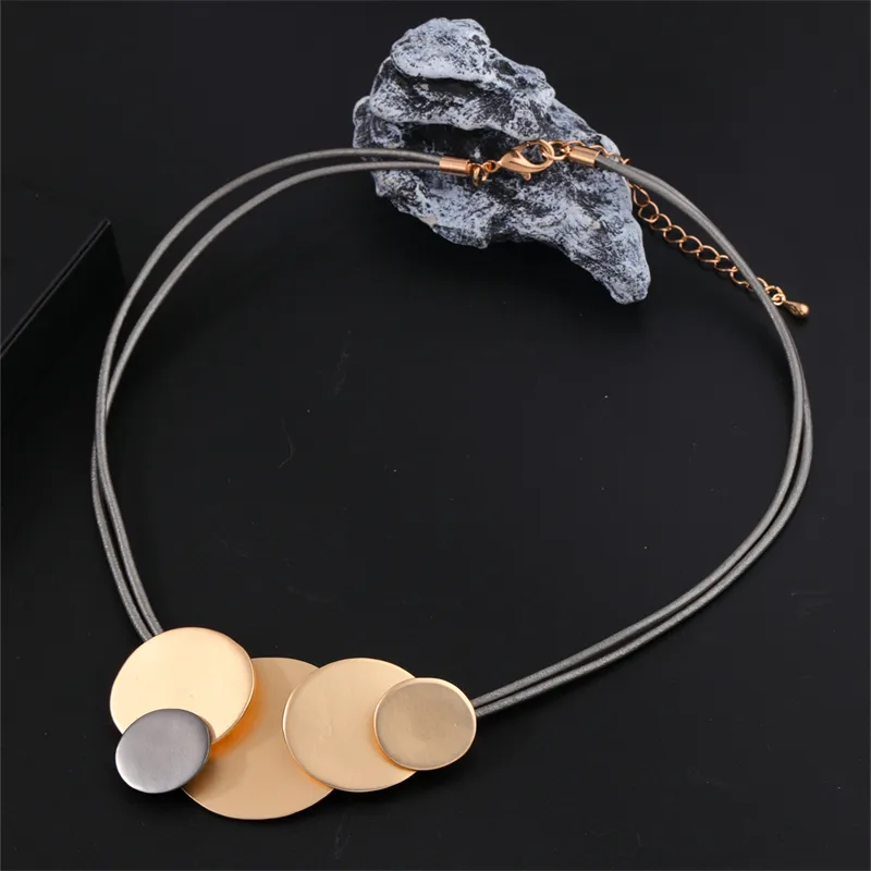Elegant Exaggerated Geometric 304 Stainless Steel Zinc Alloy Plating K Gold Plated Rhodium Plated Women's Necklace display picture 11
