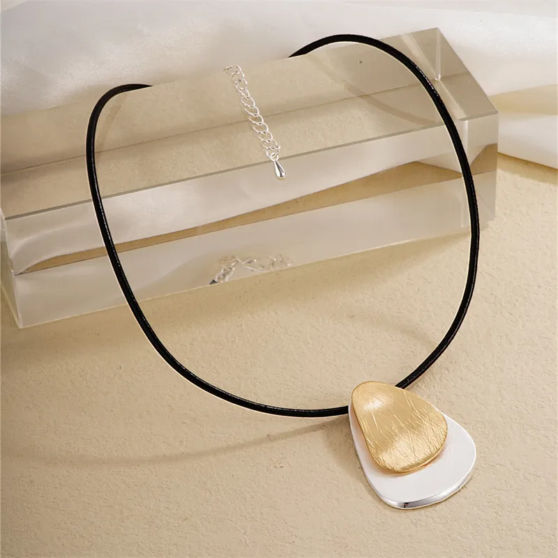 Elegant Exaggerated Geometric 304 Stainless Steel Zinc Alloy Plating K Gold Plated Rhodium Plated Women's Necklace display picture 17