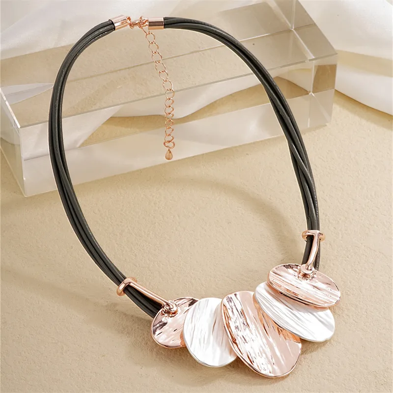 Elegant Exaggerated Geometric 304 Stainless Steel Zinc Alloy Plating K Gold Plated Rhodium Plated Women's Necklace display picture 16