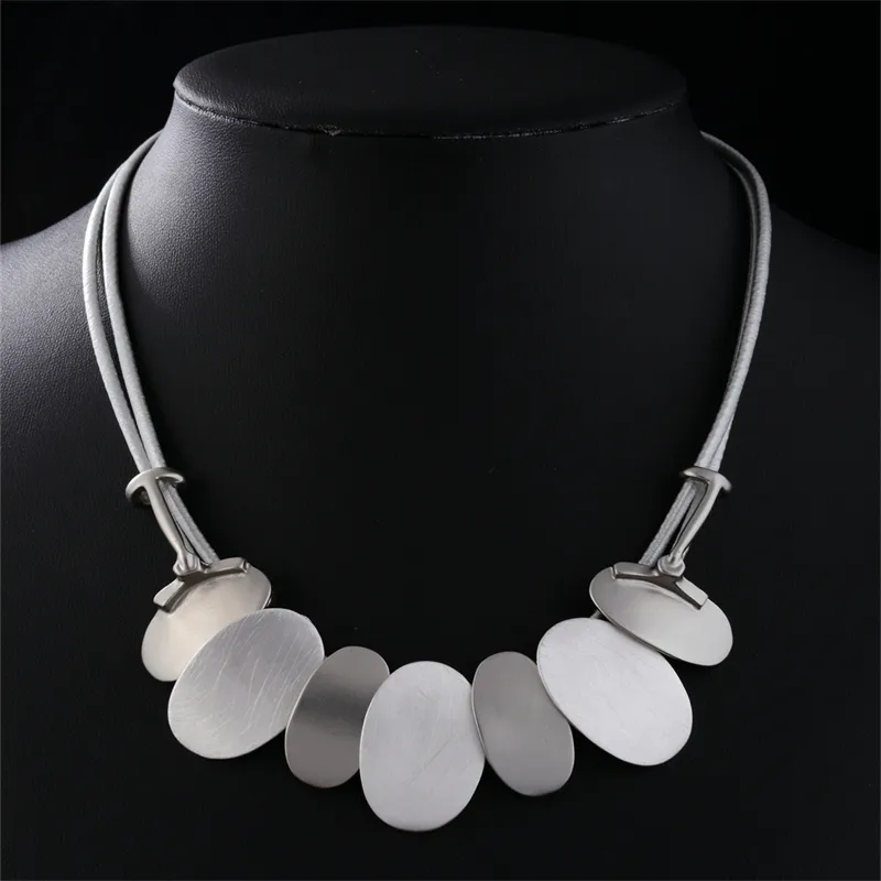 Elegant Exaggerated Geometric 304 Stainless Steel Zinc Alloy Plating K Gold Plated Rhodium Plated Women's Necklace display picture 21