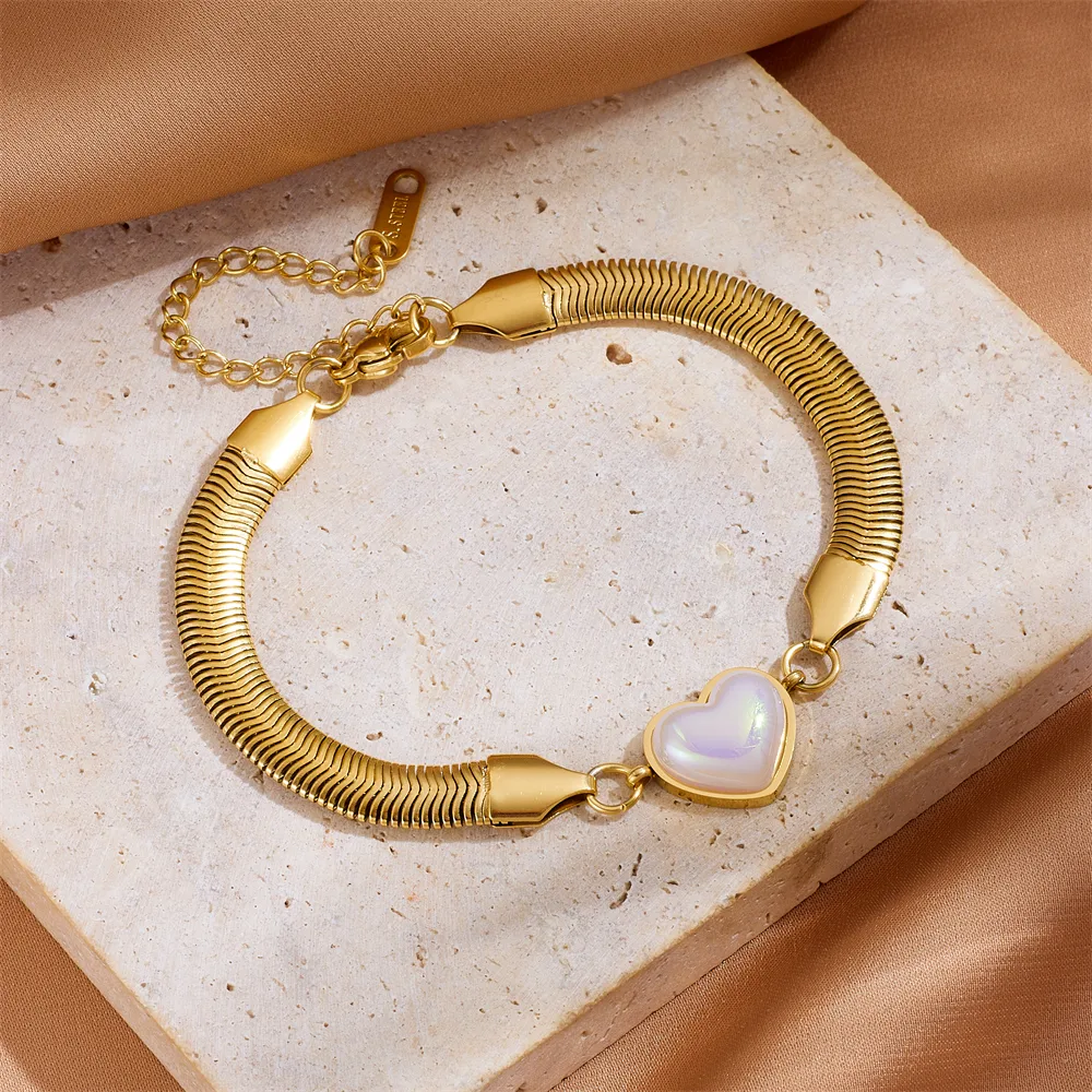 Simple Style Heart Shape Titanium Steel 18K Gold Plated Artificial Pearls Bracelets In Bulk display picture 2