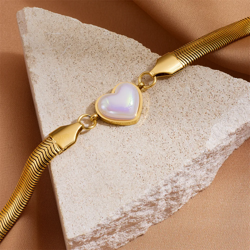 Simple Style Heart Shape Titanium Steel 18K Gold Plated Artificial Pearls Bracelets In Bulk display picture 4