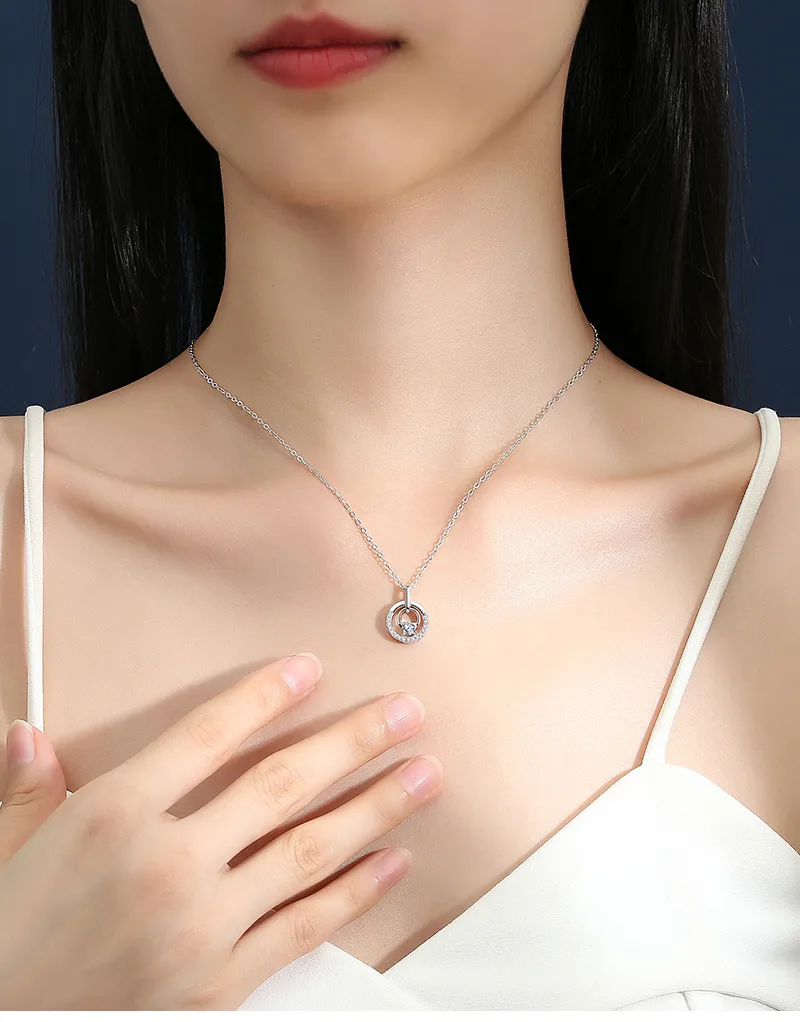 Simple Style Shiny Circle Sterling Silver Inlay Zircon Pendant Necklace display picture 1