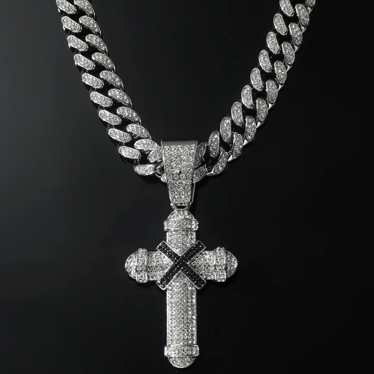 Hip-hop Punk Cross Zinc Alloy Inlay Rhinestones Unisex Pendant Necklace Necklace Pendant display picture 9