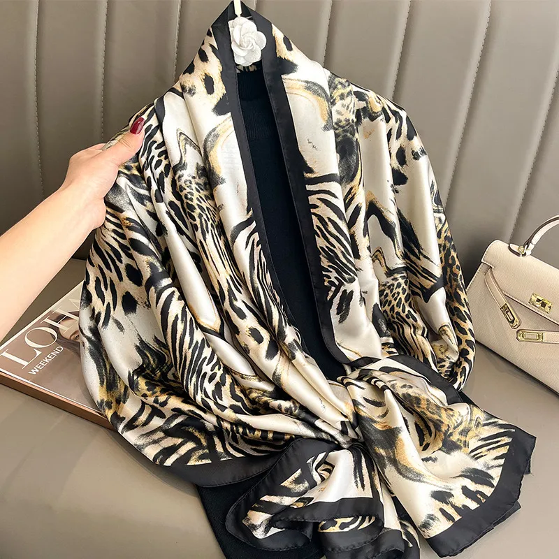 Women's Lady Leopard Satin Printing Shawl display picture 1