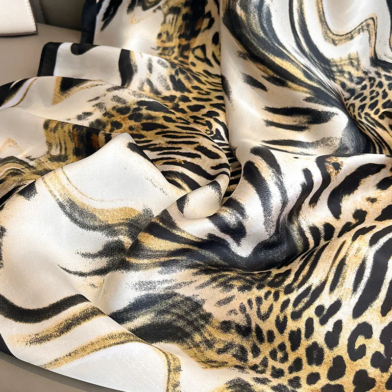 Women's Lady Leopard Satin Printing Shawl display picture 4