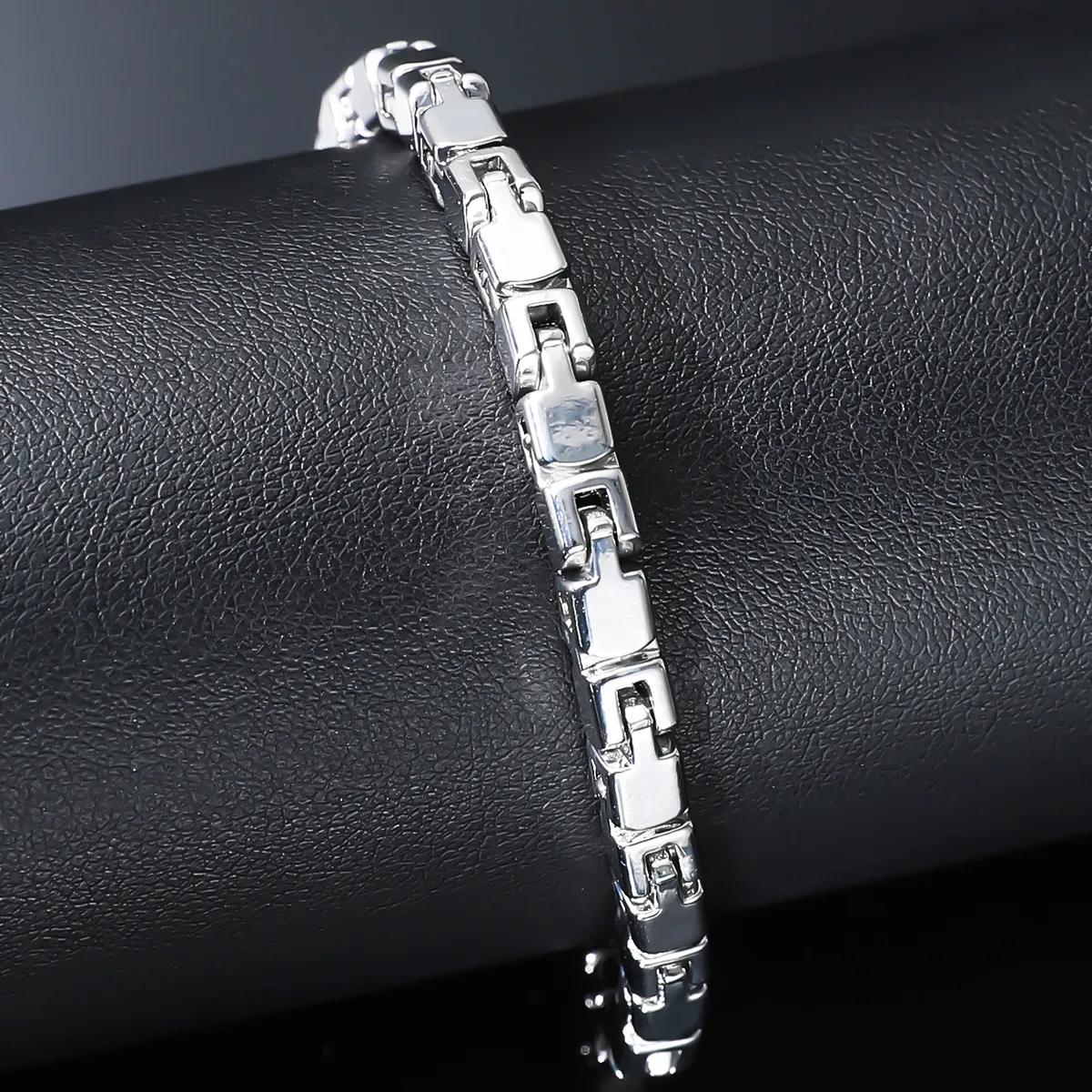 Ig Style Solid Color Alloy Men's Bracelets display picture 9