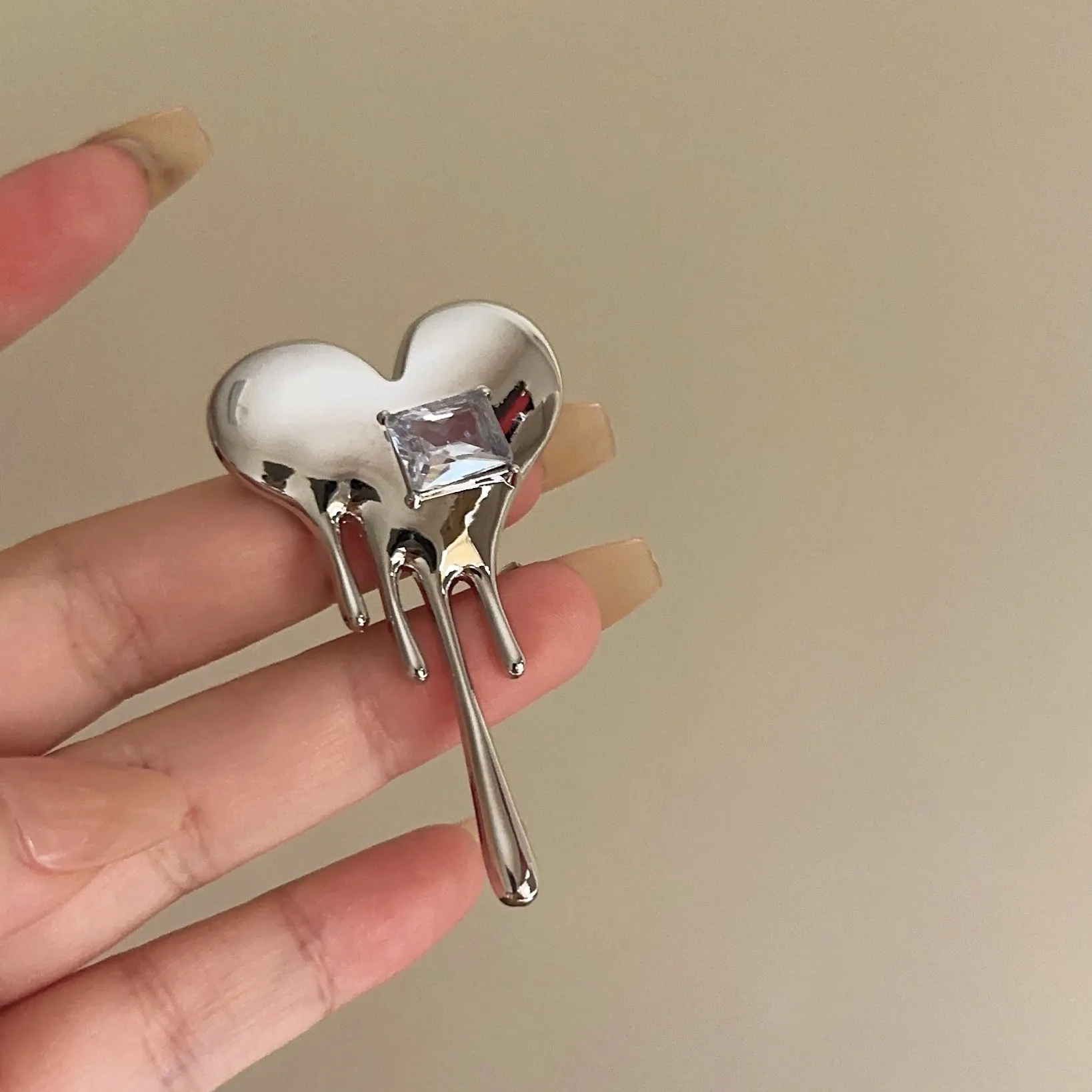 Elegant Simple Style Heart Shape Alloy Plating Inlay Zircon Women's Brooches 1 Piece display picture 8