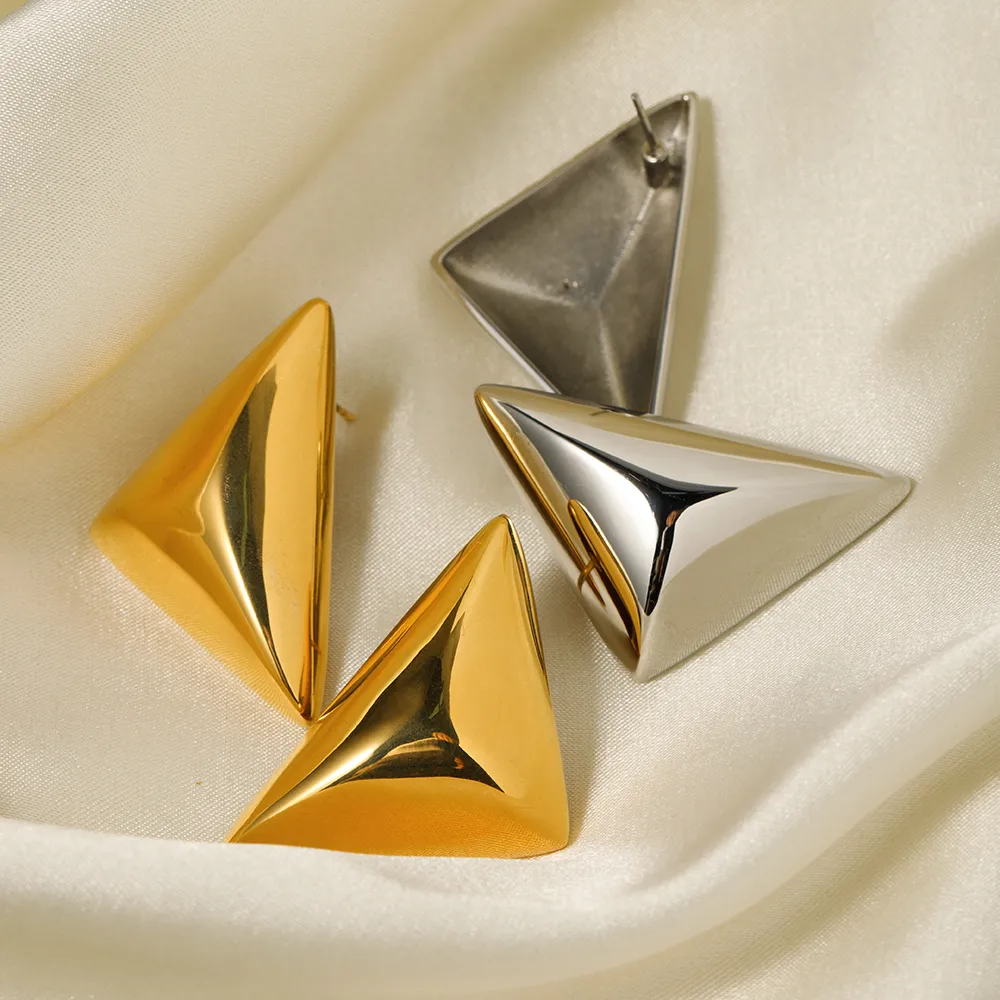 1 Pair Simple Style Classic Style Triangle Plating 316 Stainless Steel  18K Gold Plated Ear Studs display picture 1