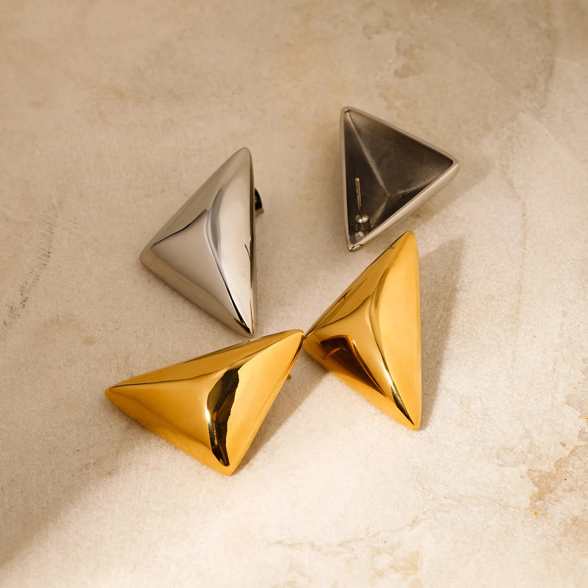 1 Pair Simple Style Classic Style Triangle Plating 316 Stainless Steel  18K Gold Plated Ear Studs display picture 2