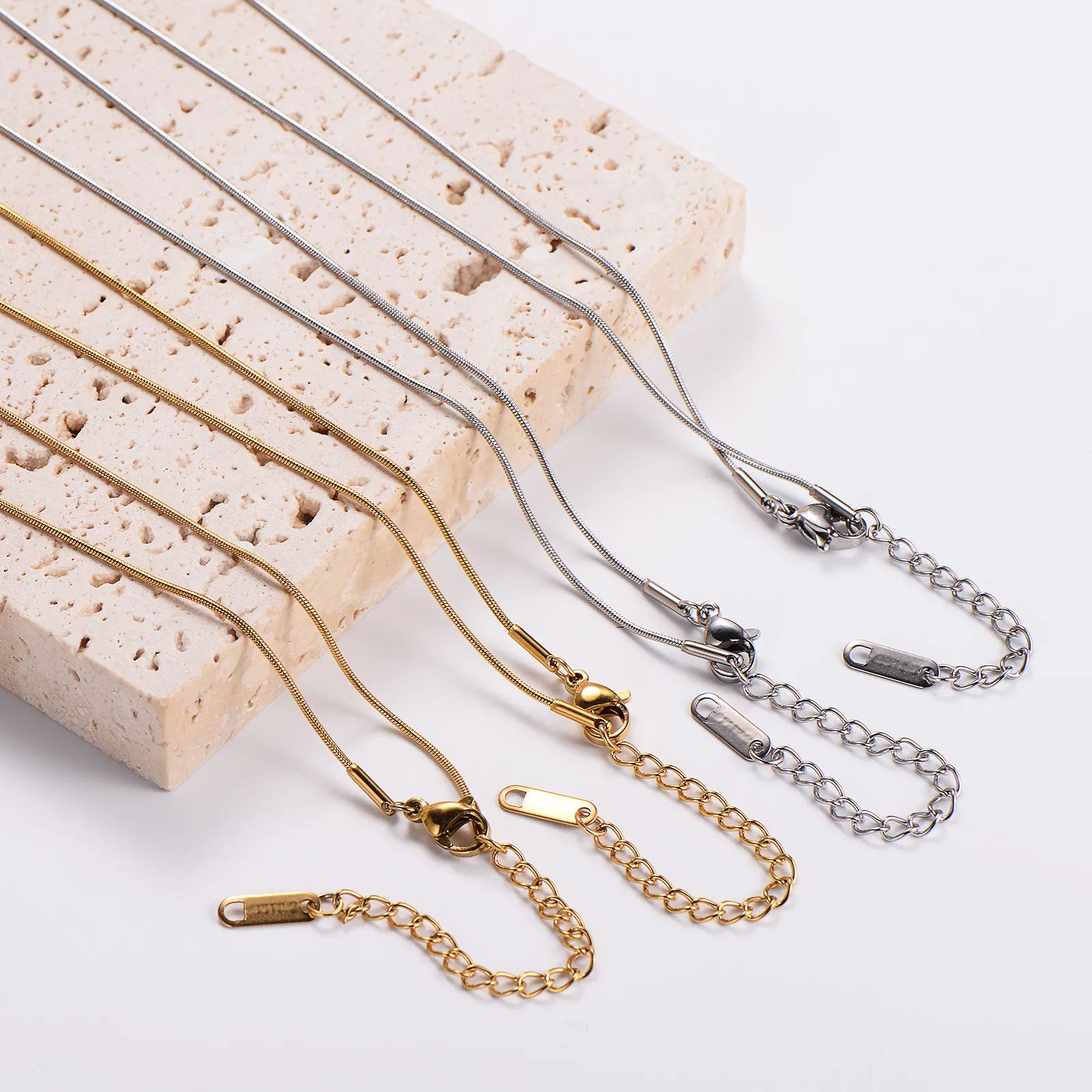 304 Stainless Steel 18K Gold Plated IG Style Retro Beaded Plating Inlay Irregular Turquoise Pendant Necklace display picture 9