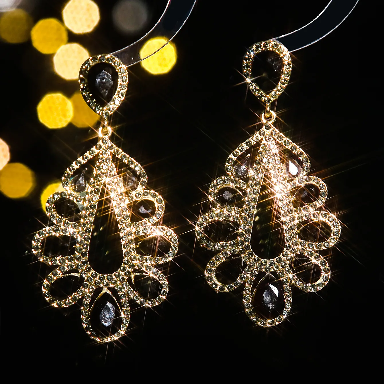 1 Pair Elegant Shiny Water Droplets Inlay Alloy Rhinestones Zircon Drop Earrings display picture 3