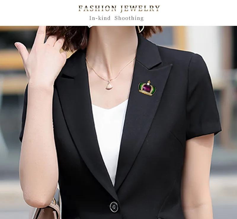 Retro Crown Alloy Inlay Rhinestones Unisex Brooches display picture 3