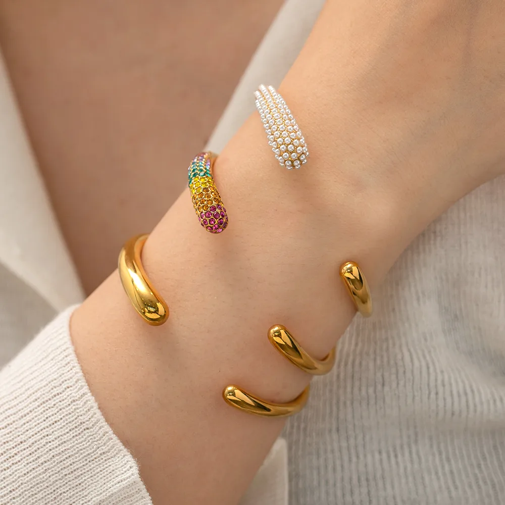 Elegant Circle Stainless Steel Rhinestones Bangle In Bulk display picture 5
