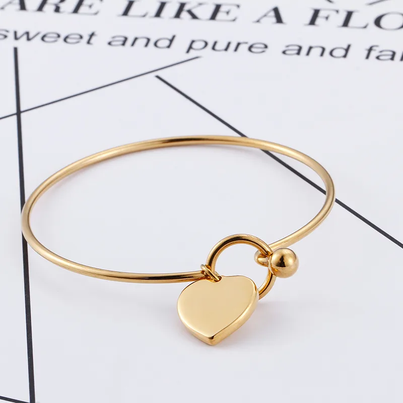 Elegant Modern Style Heart Shape Stainless Steel Titanium Steel 18K Gold Plated Bangle In Bulk display picture 7