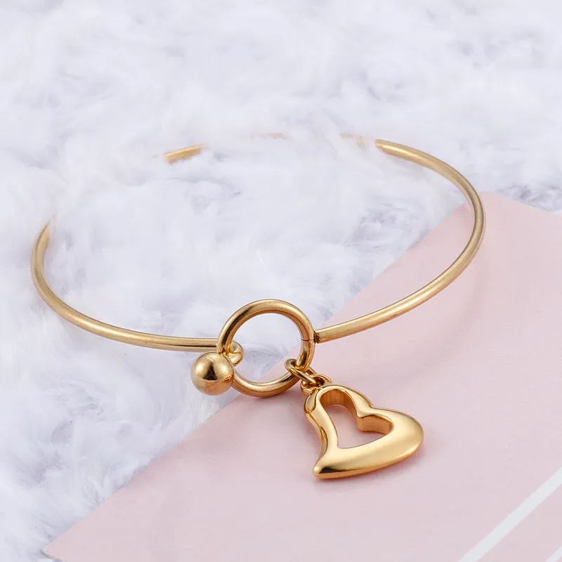 Elegant Modern Style Heart Shape Stainless Steel Titanium Steel 18K Gold Plated Bangle In Bulk display picture 5